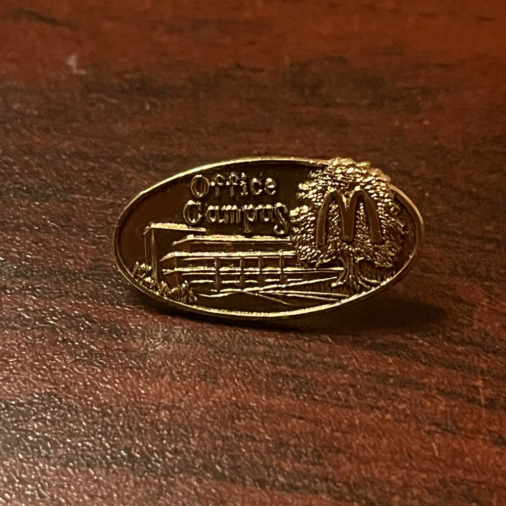 McDonald’s‎ Restaurants Office Campus  Employee Lapel Hat Pin